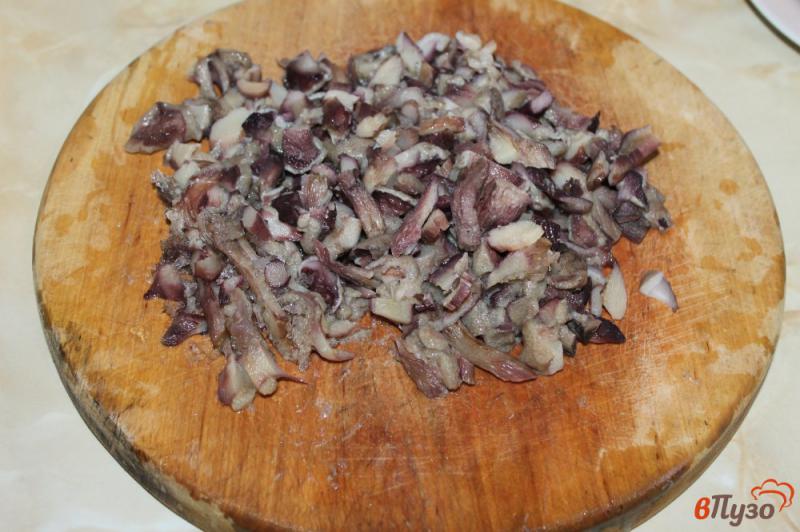 Фото приготовление рецепта: Жульен из лесных грибов и курицы шаг №2