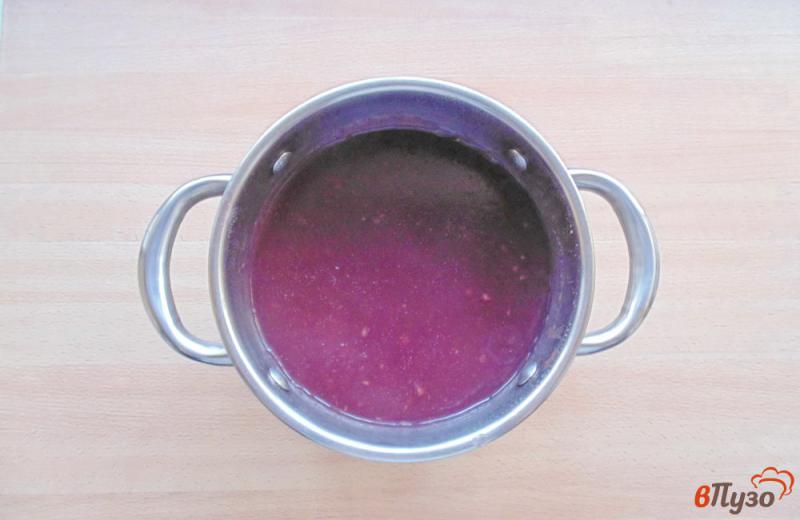 Фото приготовление рецепта: Кисель из малины протертой с сахаром шаг №4