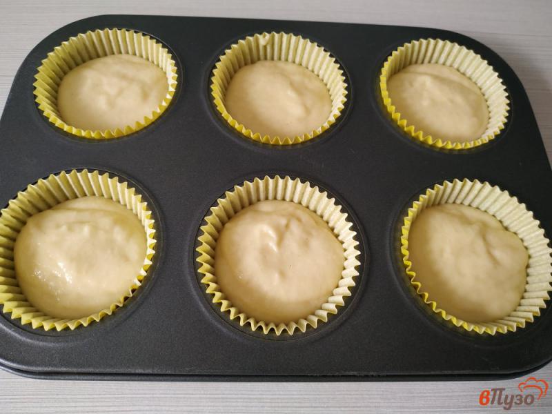 Фото приготовление рецепта: Кексы из манки на кефире шаг №10