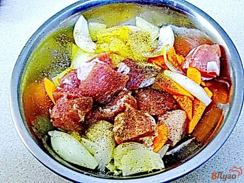 Фото приготовление рецепта: Свинина тушеная с овощами в рукаве для запекания шаг №5