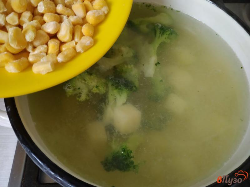 Фото приготовление рецепта: Суп овощной на курином бульоне шаг №5