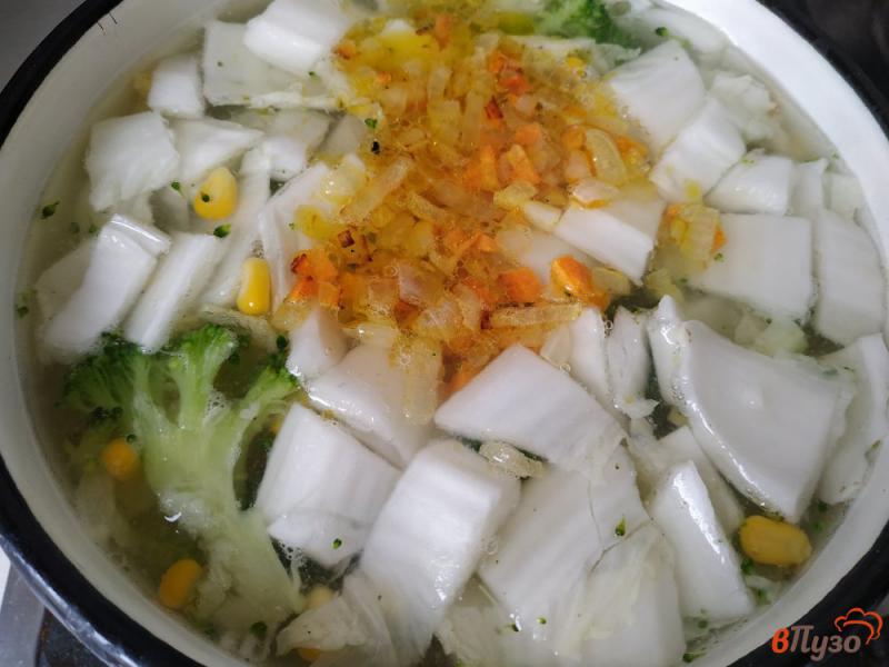 Фото приготовление рецепта: Суп овощной на курином бульоне шаг №7