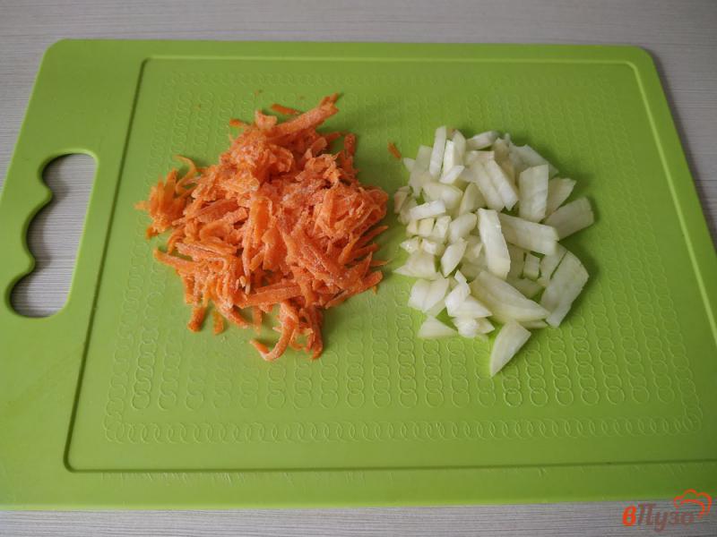 Фото приготовление рецепта: Картошка тушёная с квашеными огурцами шаг №2
