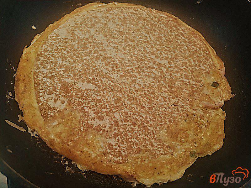 Фото приготовление рецепта: Омлет в лаваше на завтрак шаг №8