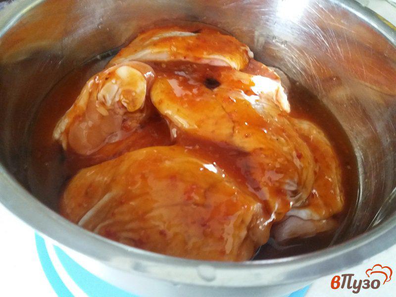 Фото приготовление рецепта: Запеченные куриные бедра в китайском маринаде шаг №2