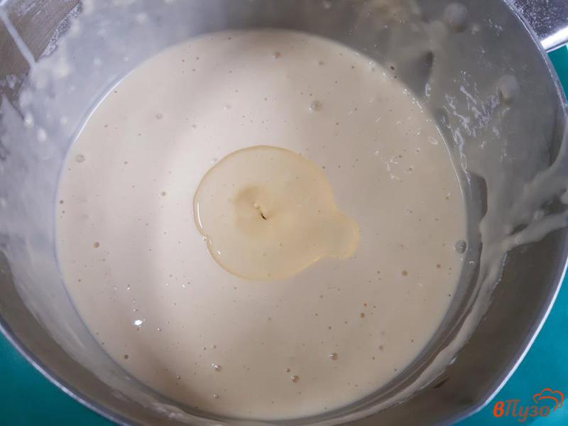Фото приготовление рецепта: Блинчики на молоке с повидлом шаг №4