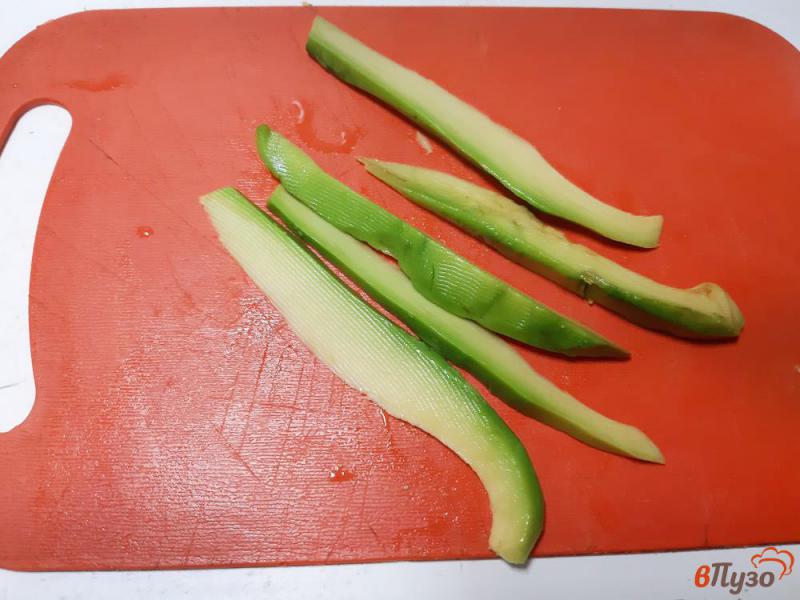Фото приготовление рецепта: Тарталетки с авокадо шаг №3