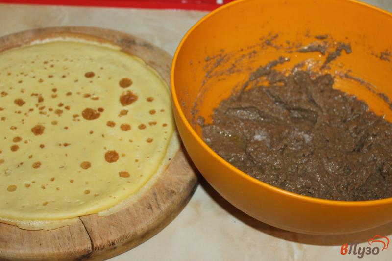 Фото приготовление рецепта: Блины с утиной печенью и овощами шаг №6