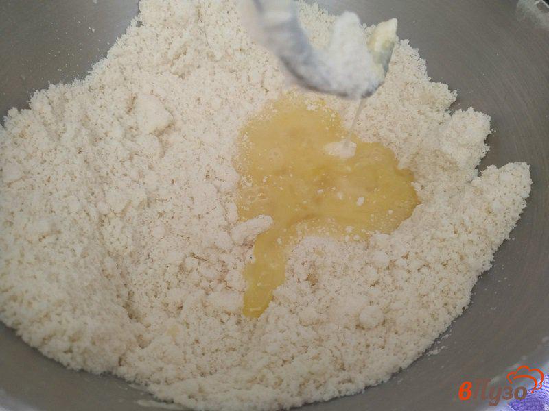 Фото приготовление рецепта: Песочное тесто с миндальной мукой шаг №3