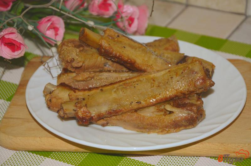 Фото приготовление рецепта: Ребра свиные на сковороде с горчицей шаг №6