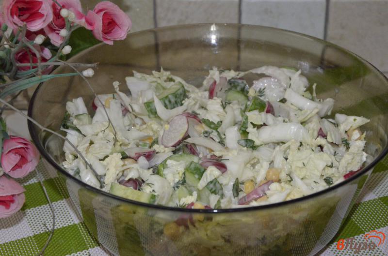 Фото приготовление рецепта: Весенний салат с нутом шаг №5