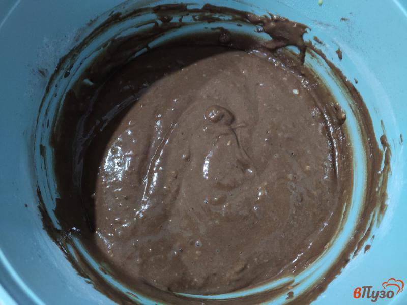 Фото приготовление рецепта: Шоколадные панкейки на кефире и желтках шаг №4