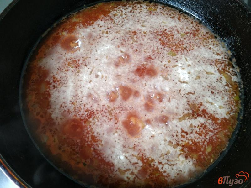 Фото приготовление рецепта: Томатно-луковый соус для пасты шаг №6