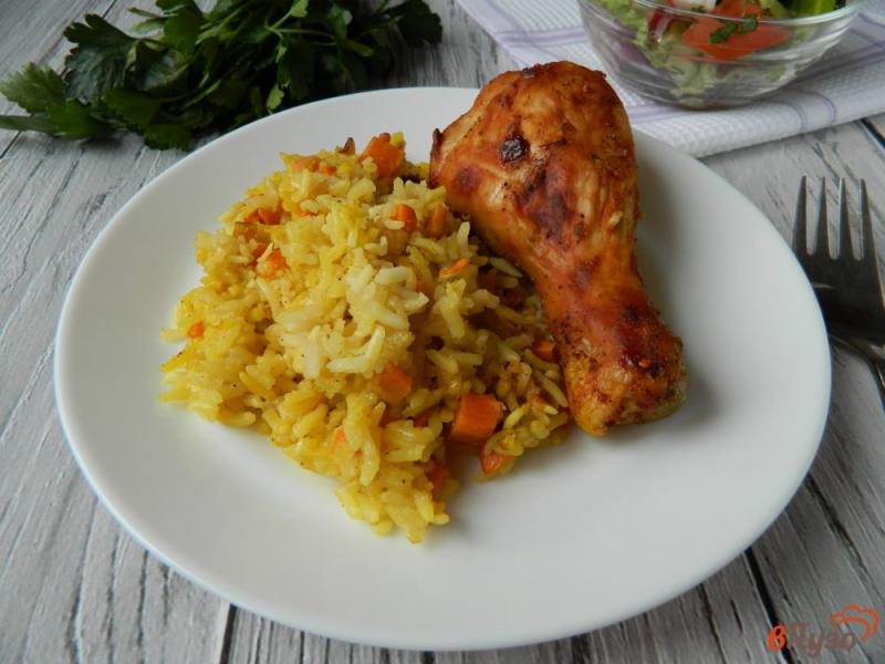 Фото приготовление рецепта: Рис с курицей в духовке шаг №9