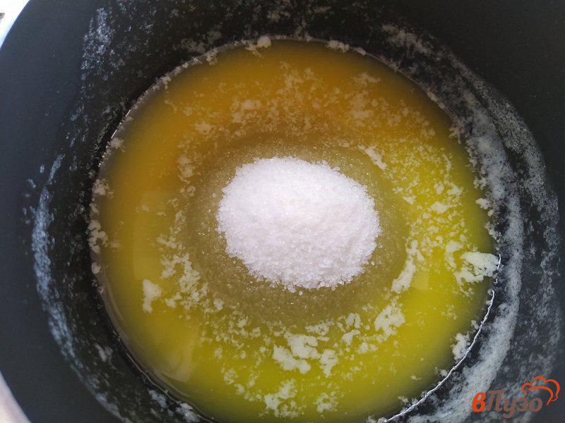 Фото приготовление рецепта: Рулет из дрожжевого теста с корицей и сахаром шаг №4