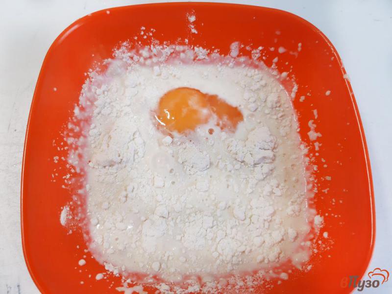 Фото приготовление рецепта: Пирог с вареньем из персиков шаг №2