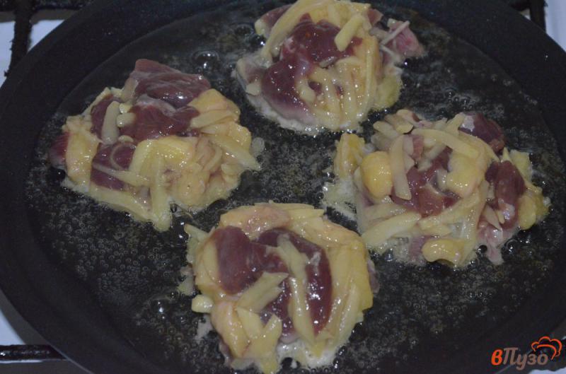 Фото приготовление рецепта: Рубленные котлеты из утки с картофелем шаг №4