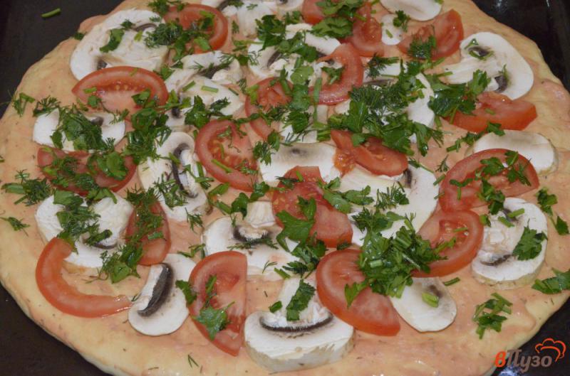 Фото приготовление рецепта: Постная пицца с майонезным соусом шаг №9