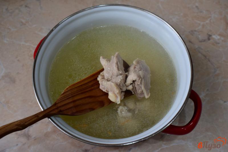 Фото приготовление рецепта: Гречневый суп с курицей шаг №1