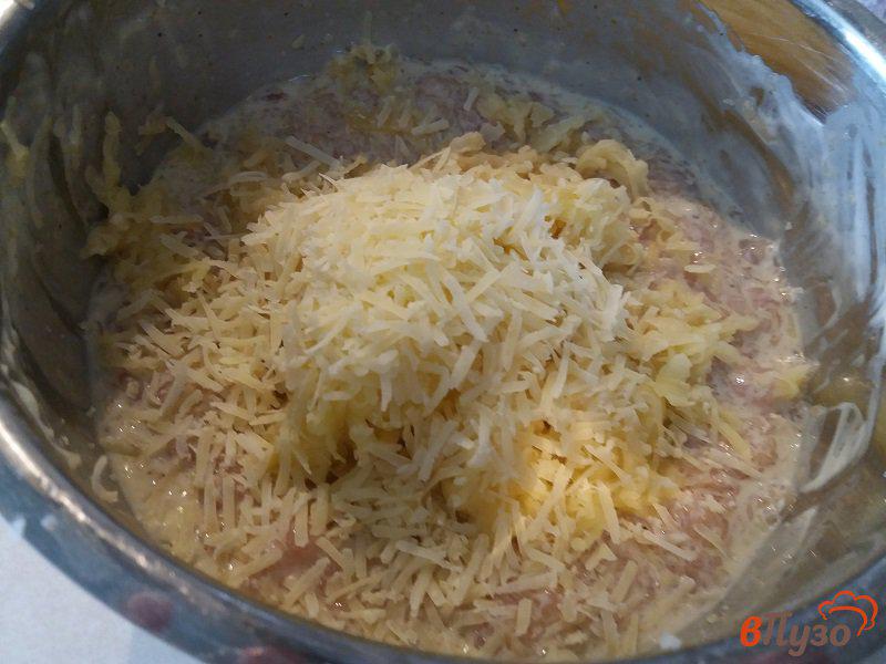 Фото приготовление рецепта: Куриные рубленные котлеты с сыром и картофелем шаг №6