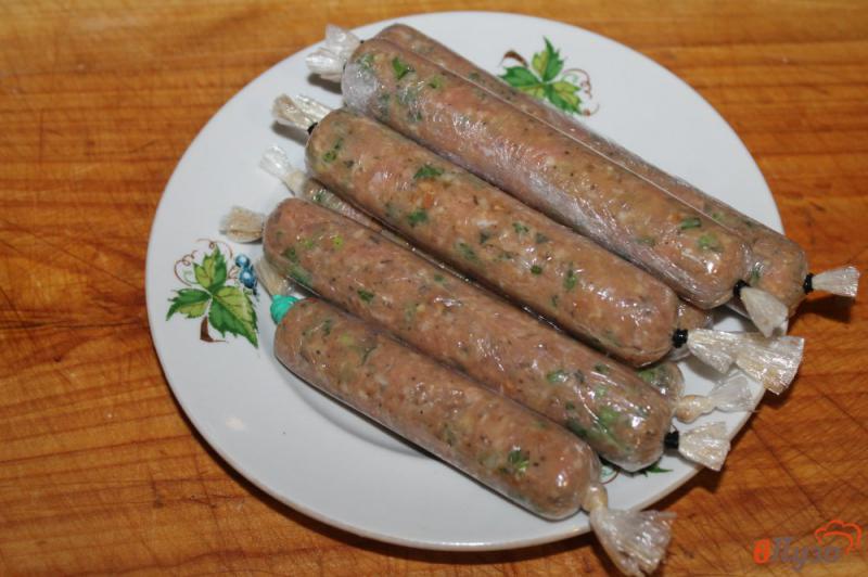 Фото приготовление рецепта: Сосиски из фарша с зеленым луком шаг №3