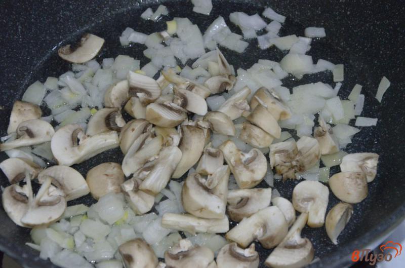 Фото приготовление рецепта: Постная кукурузная каша с грибами шаг №1