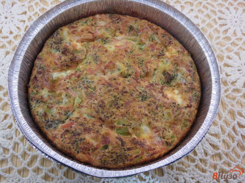 Фото приготовление рецепта: Пирог с брокколи и ветчиной шаг №8