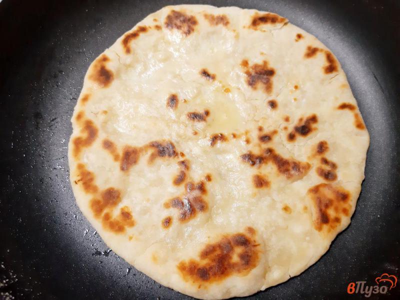 Фото приготовление рецепта: Хачапури с фетой и твердым сыром шаг №14