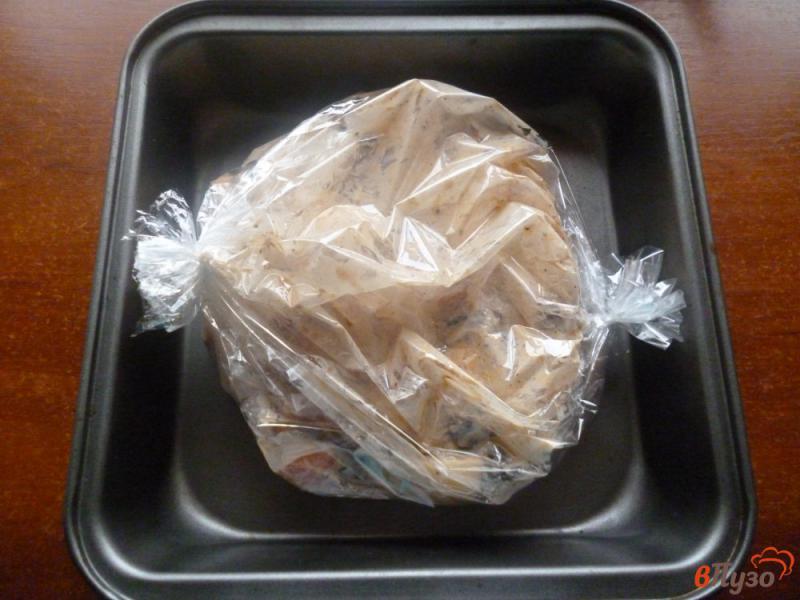 Фото приготовление рецепта: Картофель со свининой и грибами запечённый в рукаве шаг №7