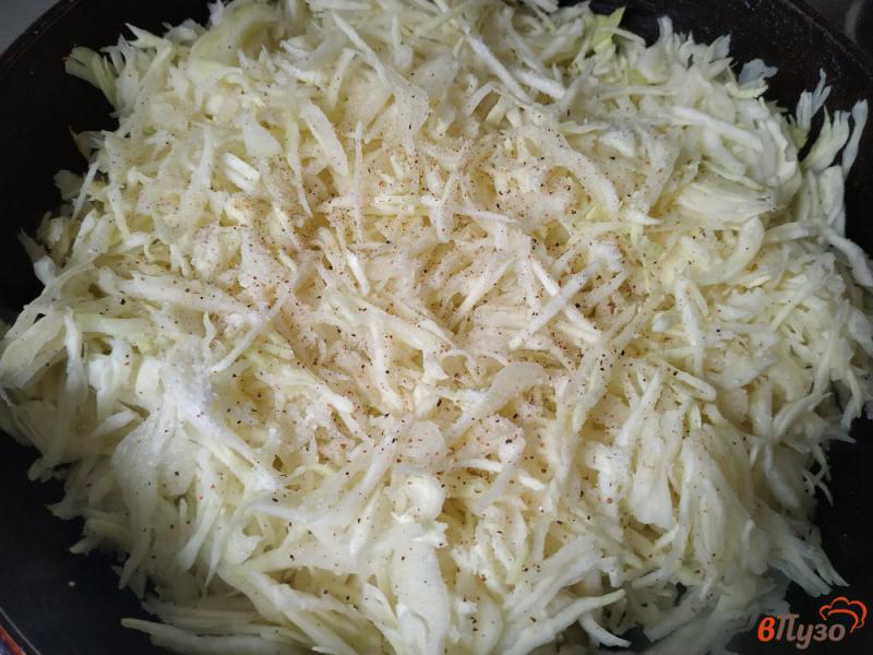 Фото приготовление рецепта: Тушёная капуста со стручковой фасолью шаг №5