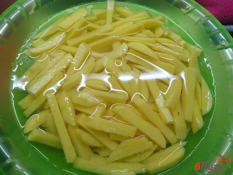 Фото приготовление рецепта: Запеченный картофель с чесноком и зеленью шаг №1