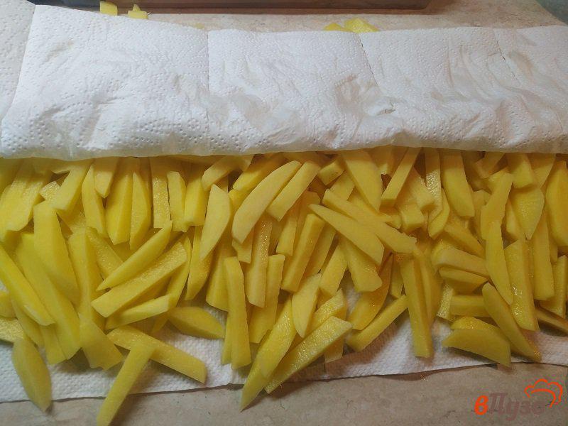 Фото приготовление рецепта: Запеченный картофель с чесноком и зеленью шаг №2