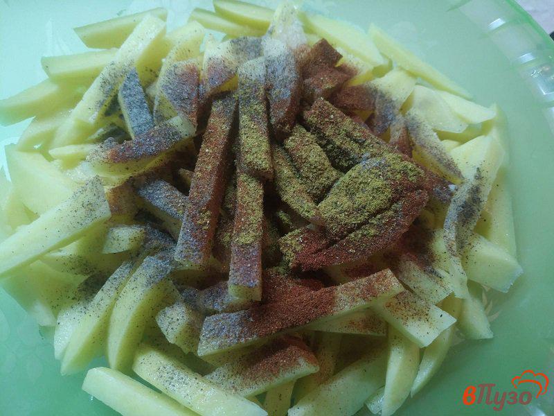 Фото приготовление рецепта: Запеченный картофель с чесноком и зеленью шаг №3