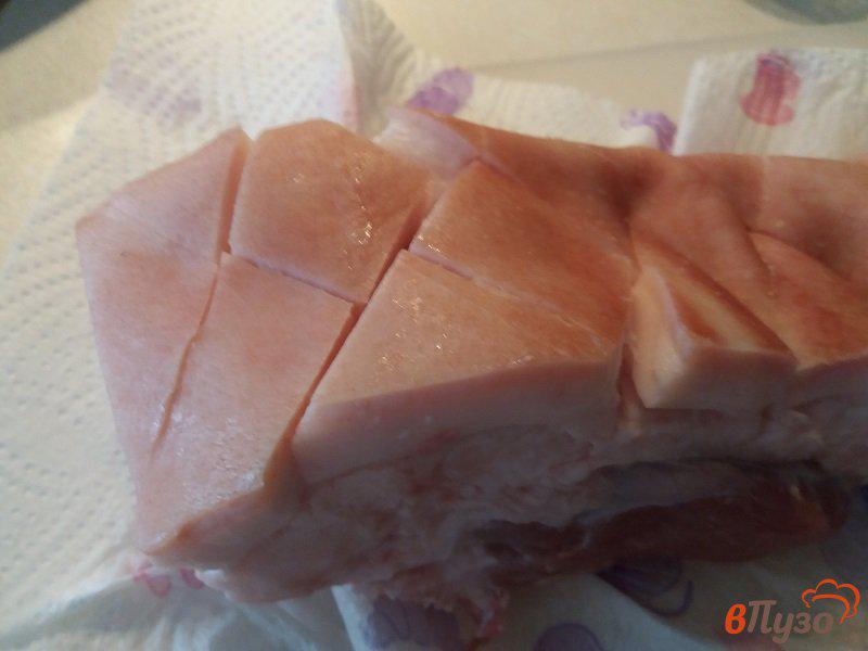 Фото приготовление рецепта: Грудинка  из свинины запеченная в пряных специях шаг №1