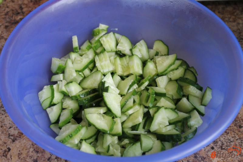 Фото приготовление рецепта: Салат из редиса и рукколы шаг №1