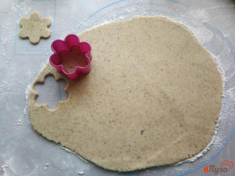 Фото приготовление рецепта: Творожно-ореховое печенье шаг №5