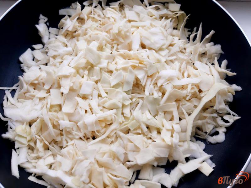 Фото приготовление рецепта: Солянка с сушеными грибами на бульоне шаг №8