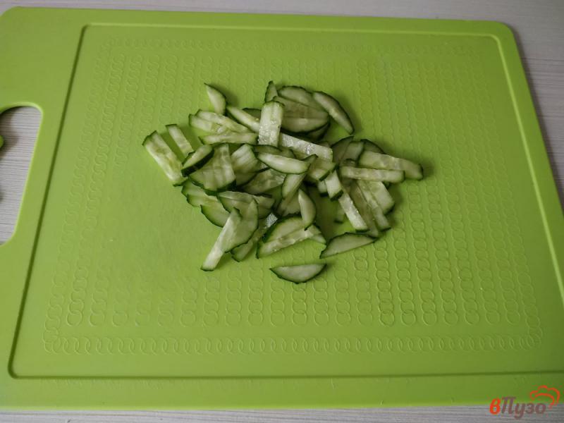 Фото приготовление рецепта: Салат из краснокочанной капусты и адыгейского сыра шаг №2
