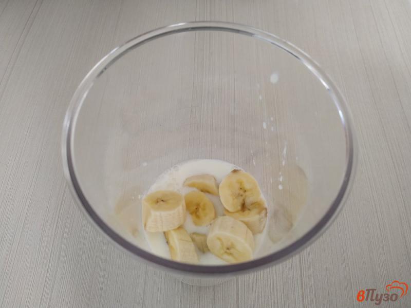 Фото приготовление рецепта: Молочное мороженое с бананом шаг №4