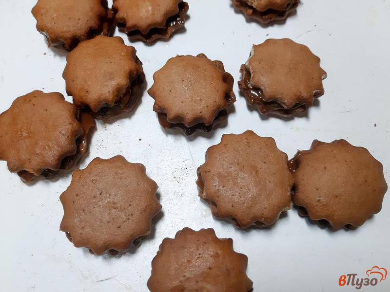 Фото приготовление рецепта: Печенье с какао и сгущенкой шаг №15