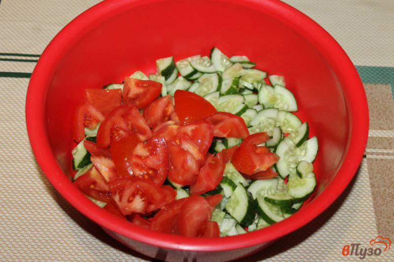 Фото приготовление рецепта: Овощной салат с сыром шаг №2