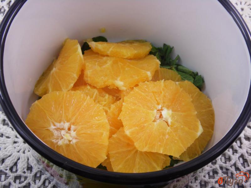 Фото приготовление рецепта: Кисель из апельсинов и мяты шаг №3