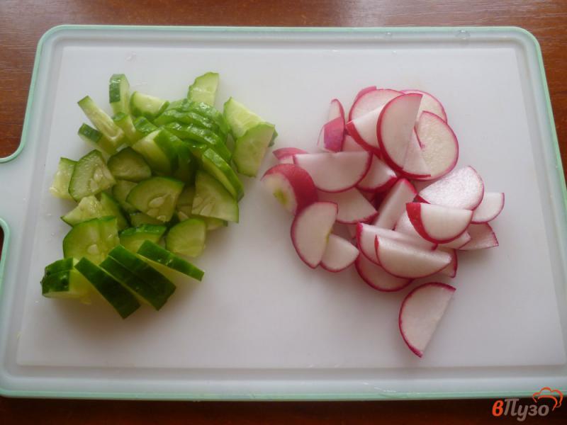 Фото приготовление рецепта: Салат из молодой капусты шаг №2
