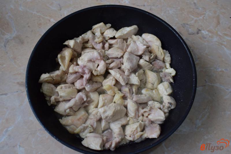 Фото приготовление рецепта: Курица в сливках с чесноком шаг №1
