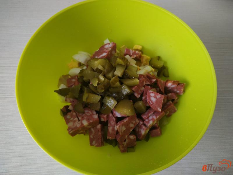 Фото приготовление рецепта: Салат оливье с копчёной колбасой шаг №3