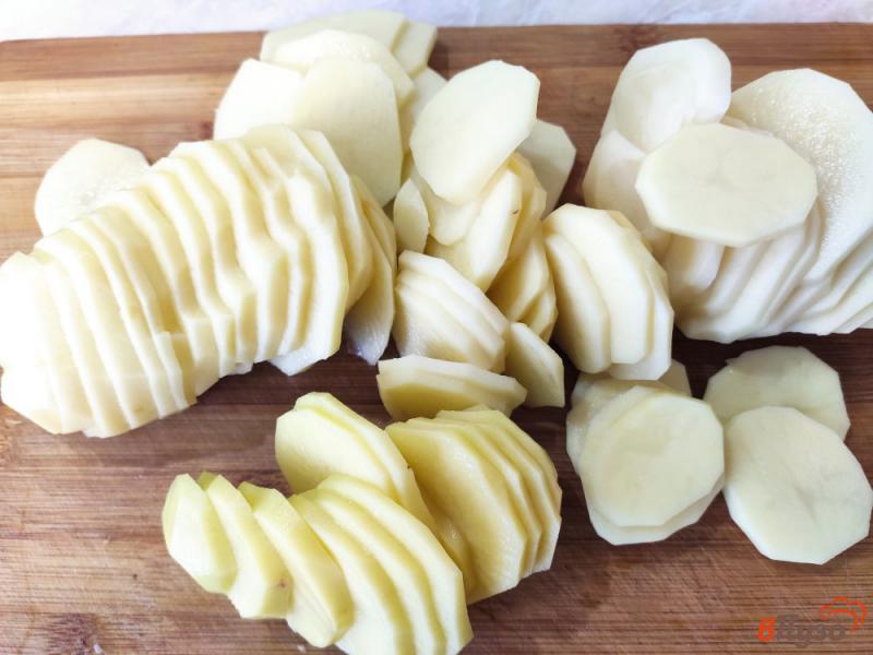 Фото приготовление рецепта: Запеканка из картофеля с пангасиусом шаг №1