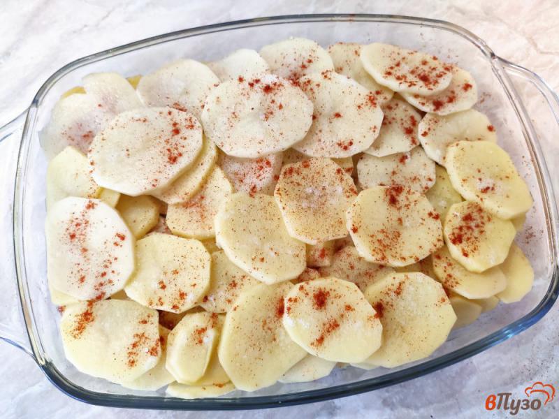 Фото приготовление рецепта: Запеканка из картофеля с пангасиусом шаг №6