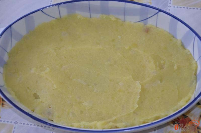 Фото приготовление рецепта: Запеканка из картофельного пюре с куриной грудкой шаг №4