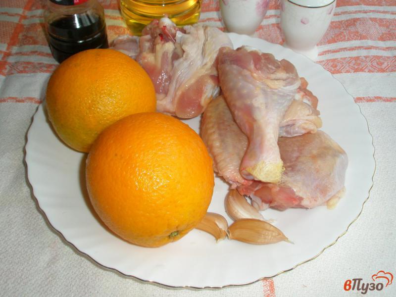 Фото приготовление рецепта: Курица запеченная с апельсинами и соевым соусом шаг №1