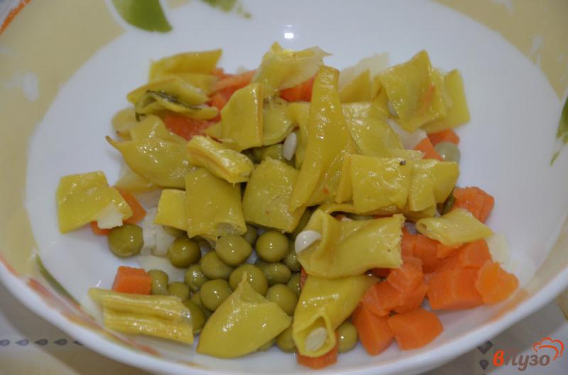 Фото приготовление рецепта: Постный овощной салат с маринованной спаржевой фасолью шаг №3